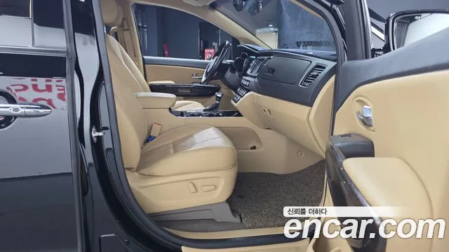 Kia Carnival 2020 thumb 6