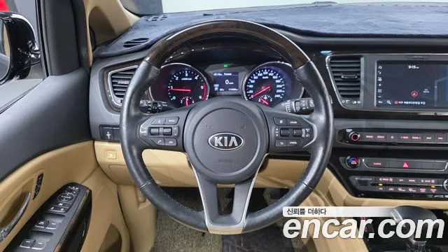 Kia Carnival 2020 thumb 4