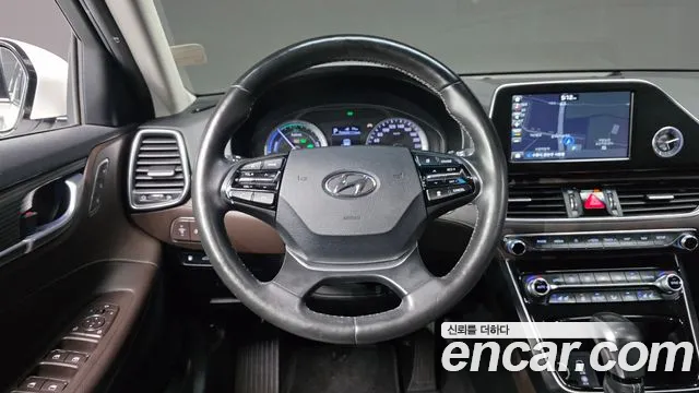 Hyundai Grandeur 2017 thumb 12