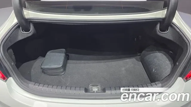 Hyundai Grandeur 2017 thumb 9