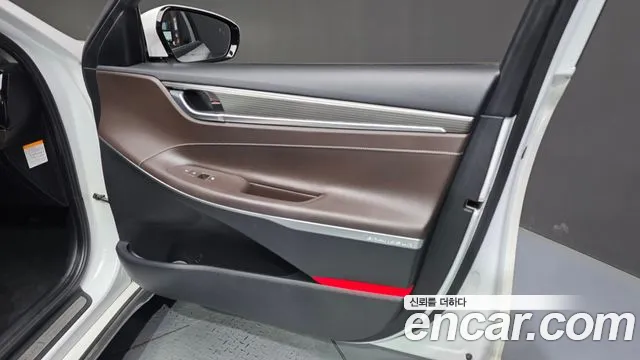 Hyundai Grandeur 2017 thumb 11