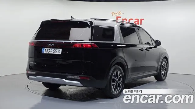 Kia Carnival 2023 thumb 8