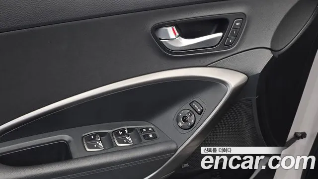 Hyundai Santafe 2016 thumb 2