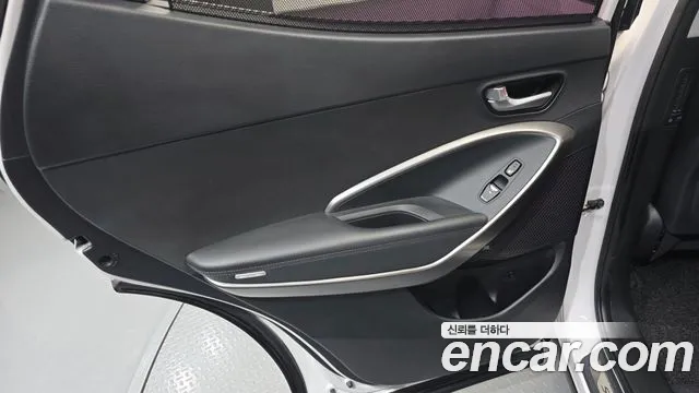 Hyundai Santafe 2016 thumb 12