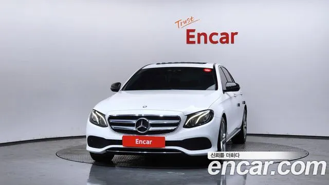 Mercedes-Benz E-Class 2017 thumb 5