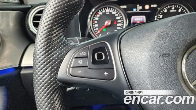 Mercedes-Benz E-Class 2017 thumb 8