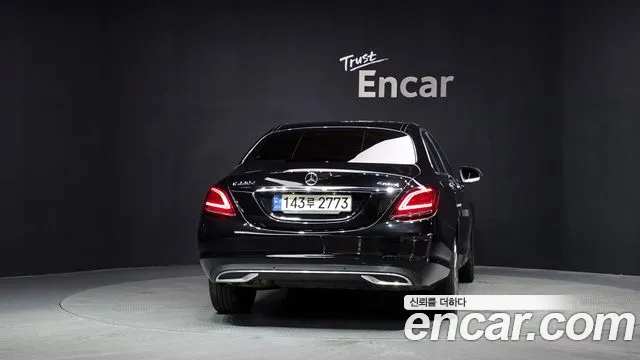 Mercedes-Benz C-Class 2020 thumb 4