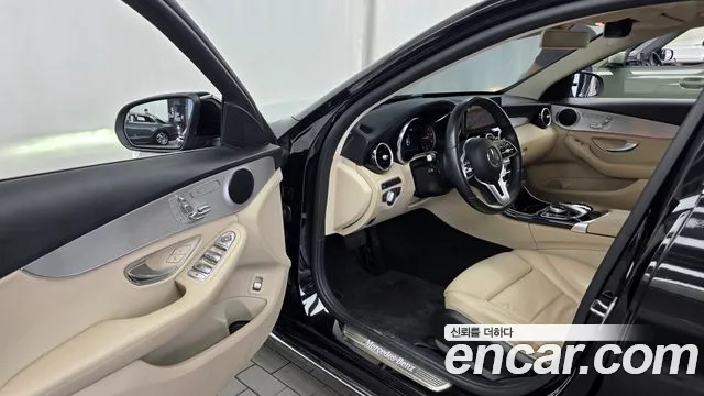 Mercedes-Benz C-Class 2020 thumb 3