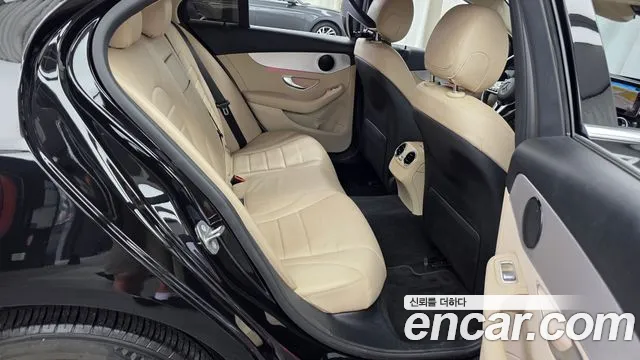 Mercedes-Benz C-Class 2020 thumb 8