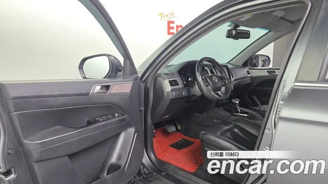 KGM Rexton 2019 thumb 8