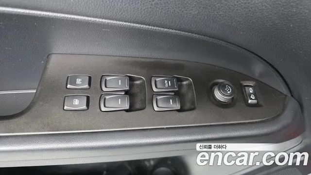 KGM Rexton 2019 thumb 4