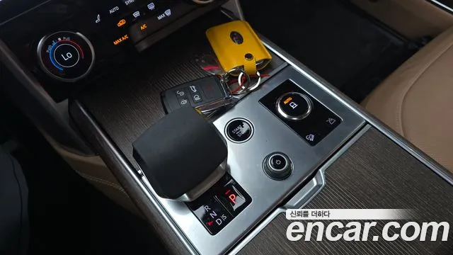 Land Rover Range Rover 2023 thumb 6