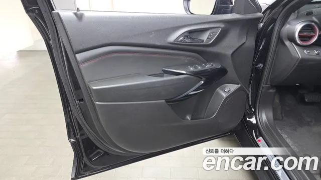 Chevrolet Tracker 2023 thumb 2