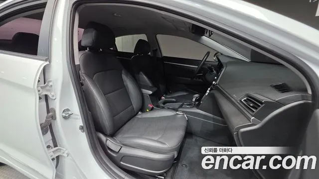Hyundai Avante 2019 thumb 4
