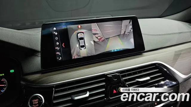 BMW 5 серии 2018 thumb 2