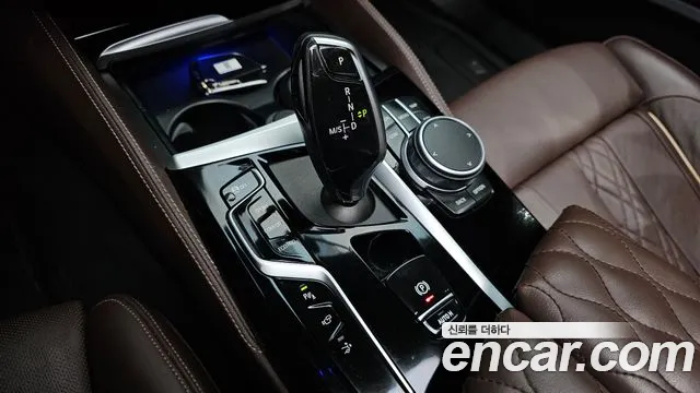 BMW 6 серии Gran Turismo 2021 thumb 7