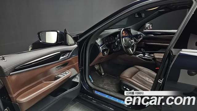 BMW 6 серии Gran Turismo 2021 thumb 11