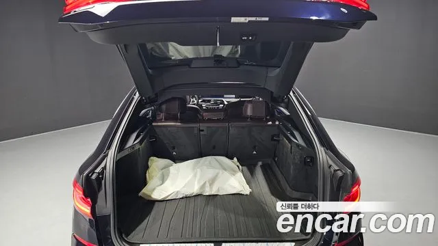 BMW 6 серии Gran Turismo 2021 thumb 12
