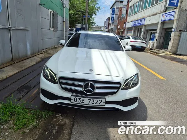 Mercedes-Benz E-Class 2019 thumb 3