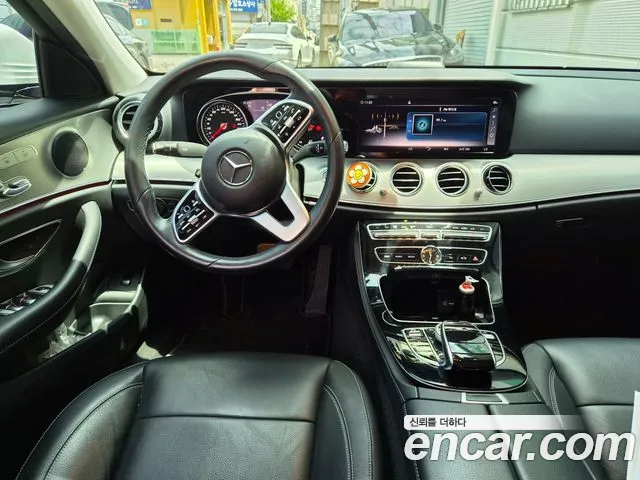 Mercedes-Benz E-Class 2019 thumb 5