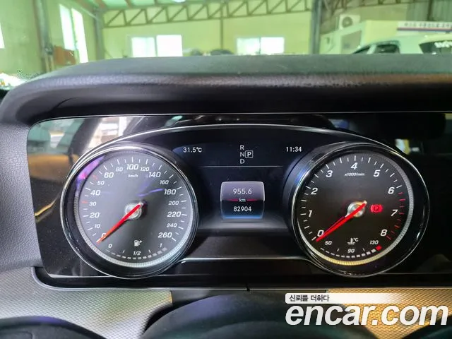 Mercedes-Benz E-Class 2019 thumb 8