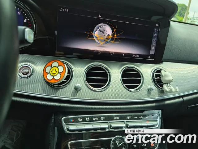 Mercedes-Benz E-Class 2019 thumb 10