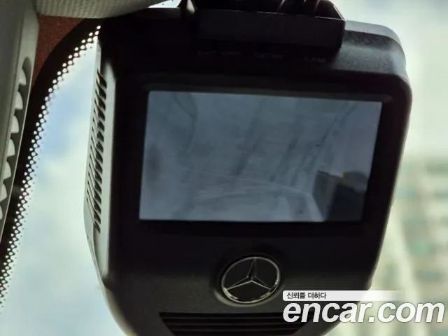 Mercedes-Benz E-Class 2019 thumb 7