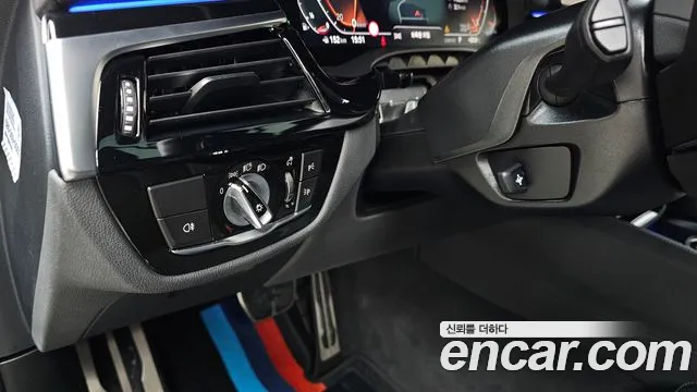 BMW 6 серии Gran Turismo 2023 thumb 4