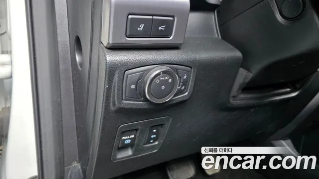 Ford Expedition 2021 thumb 10