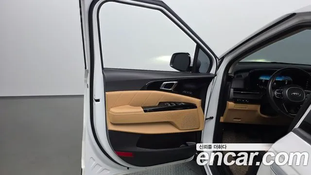 Kia Carnival 2021 thumb 4