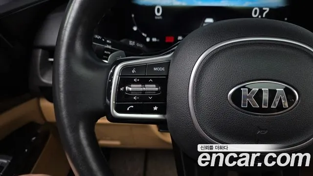 Kia Carnival 2021 thumb 8