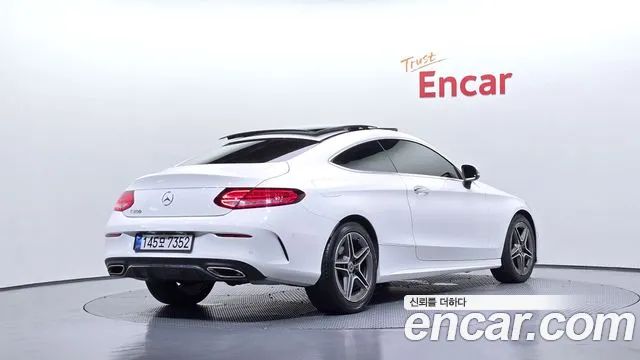 Mercedes-Benz C-Class 2021 thumb 2