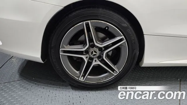 Mercedes-Benz C-Class 2021 thumb 5
