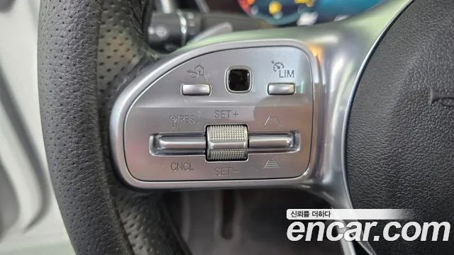 Mercedes-Benz C-Class 2021 thumb 11