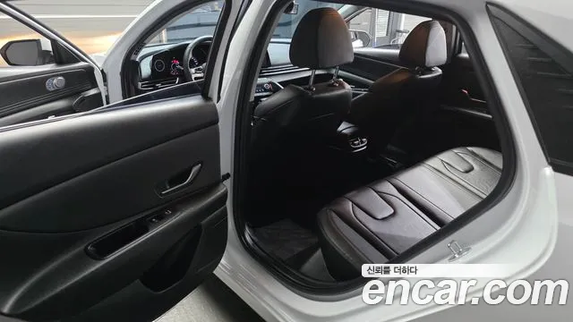 Hyundai Elantra 2022 thumb 10