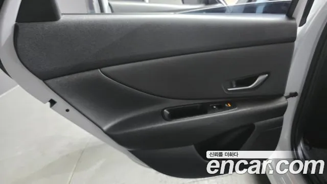 Hyundai Elantra 2022 thumb 7