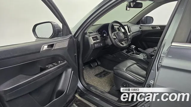 KGM Rexton 2019 thumb 9