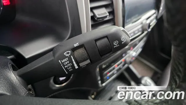 KGM Rexton 2019 thumb 3