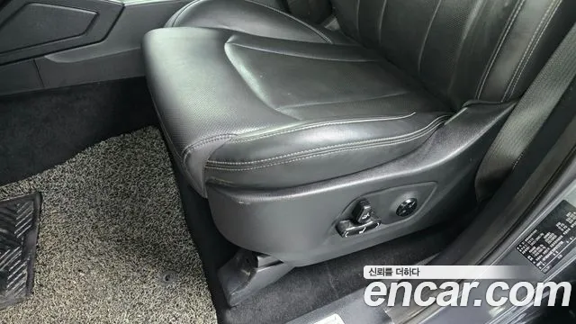 KGM Rexton 2019 thumb 12