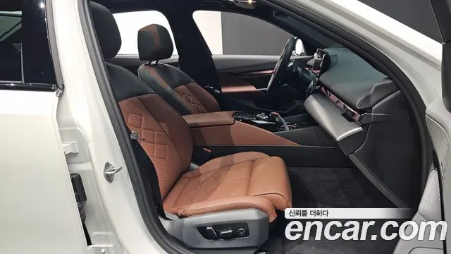 BMW 5 серии 2025 thumb 9