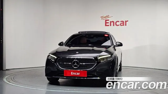 Mercedes-Benz E-Class 2025 thumb 10