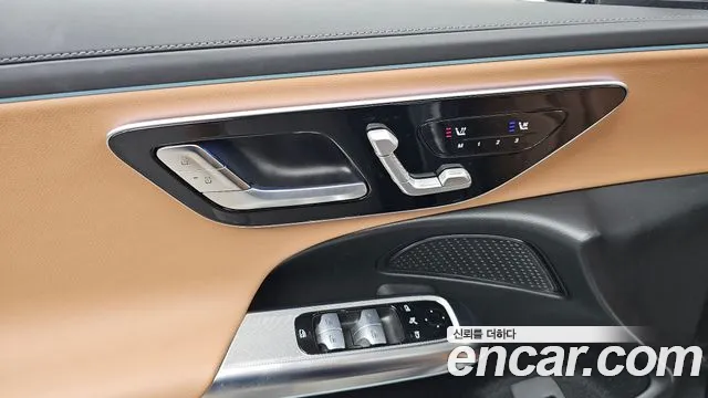 Mercedes-Benz E-Class 2025 thumb 8