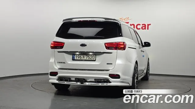Kia Carnival 2018 thumb 8