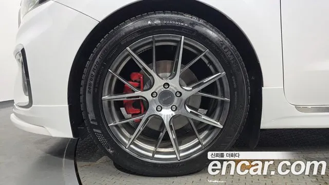 Kia Carnival 2018 thumb 7