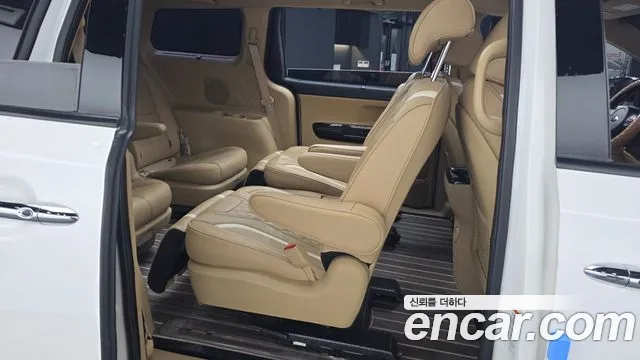 Kia Carnival 2018 thumb 9