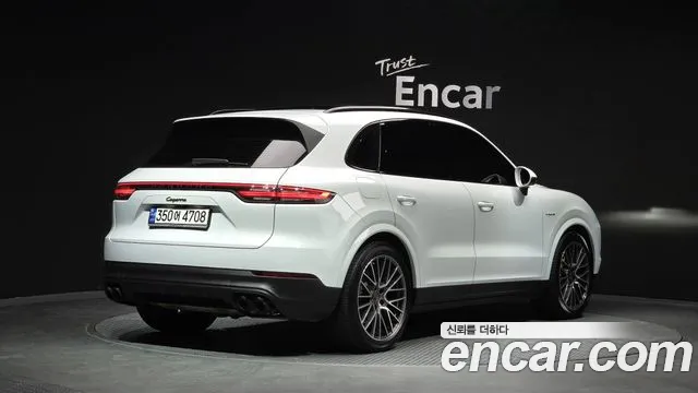 Porsche Cayenne 2022 thumb 10