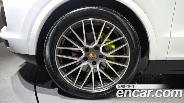 Porsche Cayenne 2022 thumb 9