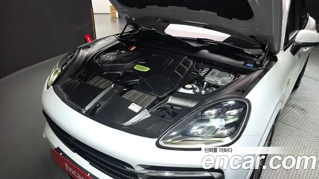 Porsche Cayenne 2022 thumb 11