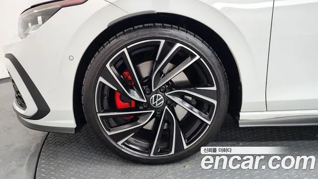 Volkswagen Golf 2024 thumb 5