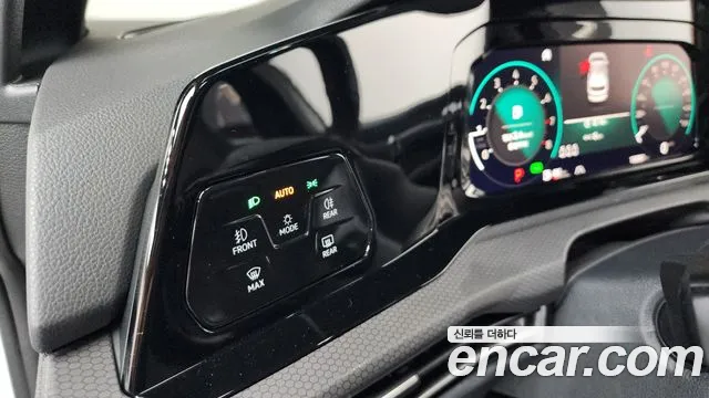 Volkswagen Golf 2024 thumb 2